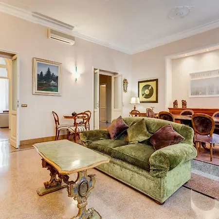 Tibullo - Classic & Elegant Center * Roma